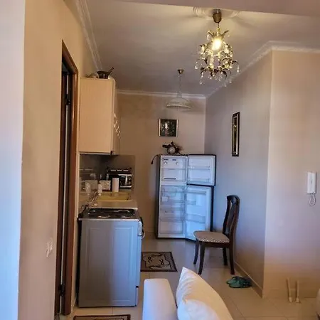 Entire Apartment, Near Center In Appartamento Korce